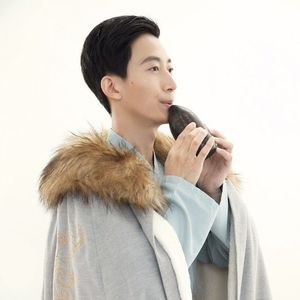 俄罗斯女人吞精囗交
